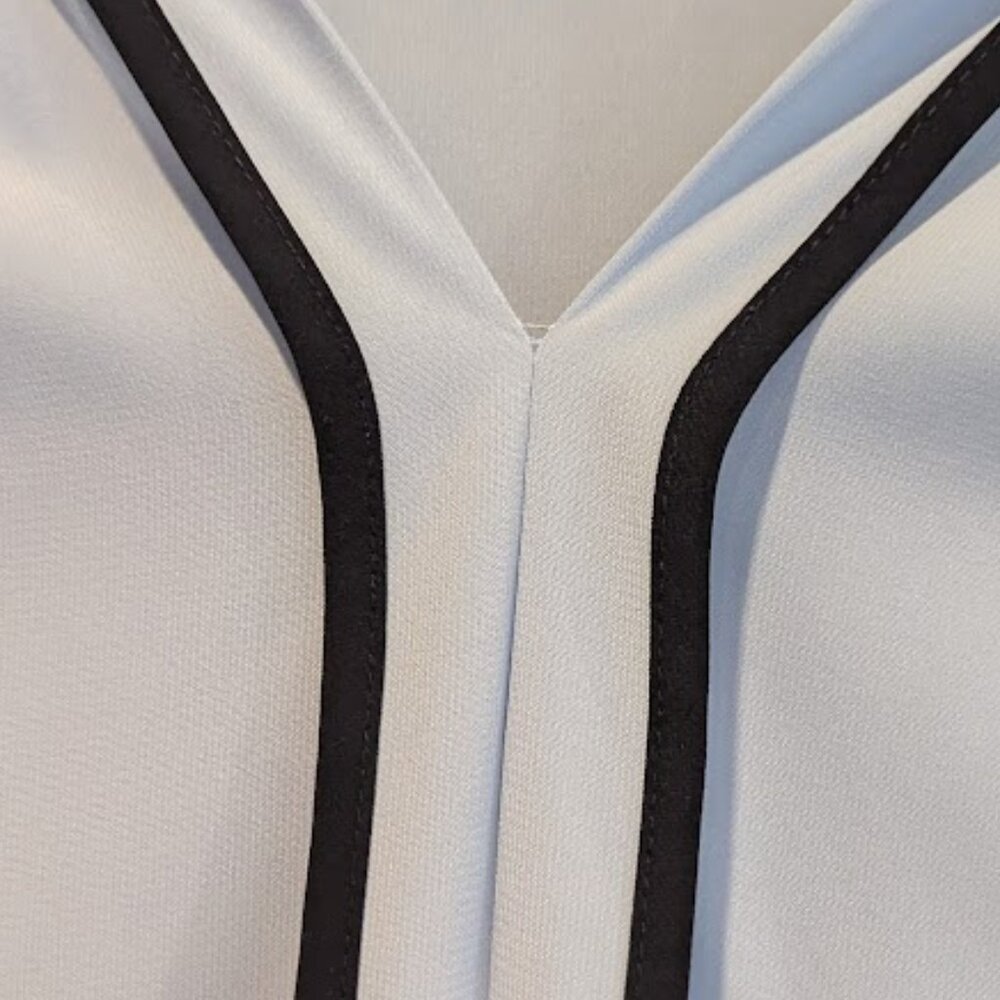Calvin Klein Women's * Long Sleeve V-Neck Blouse * Size Small - Picture 7 of 7